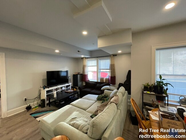 Photo - 120 Kenrick St