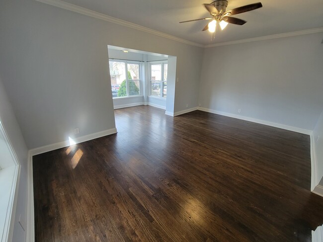 Photo - 4849 N Sawyer Ave Unit 1