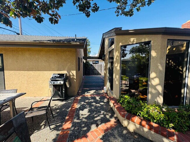 AVAILABLE NOW - Remodeled Back House Near Cal Poly - 3 Bedrooms / 1 Bathroom
