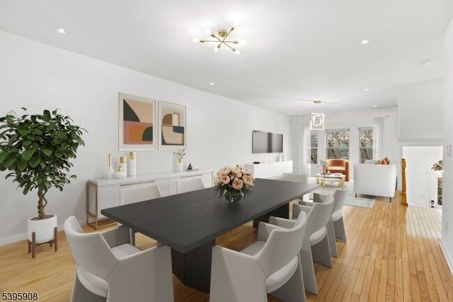 Photo - 768 Green Ln