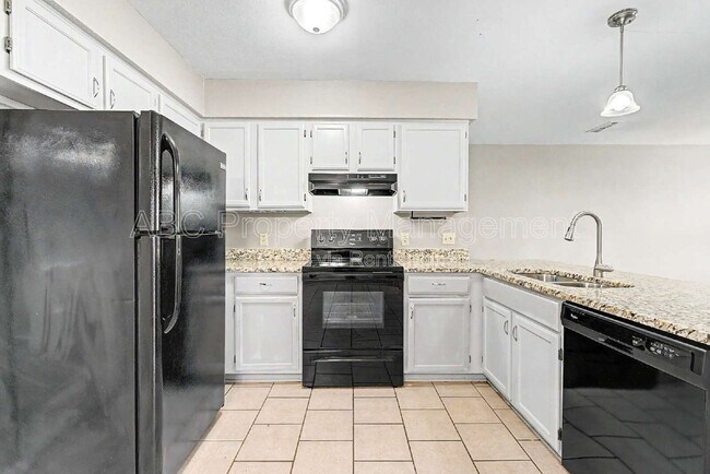 Photo - 3033 Mica St