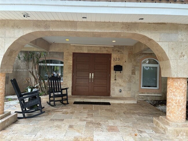 Building Photo - 323 Caribbean Rd Rental