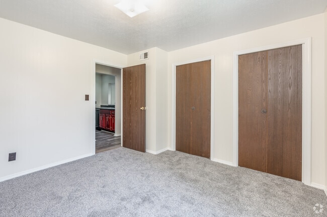 1BR, 1BA - 700SF - Bedroom