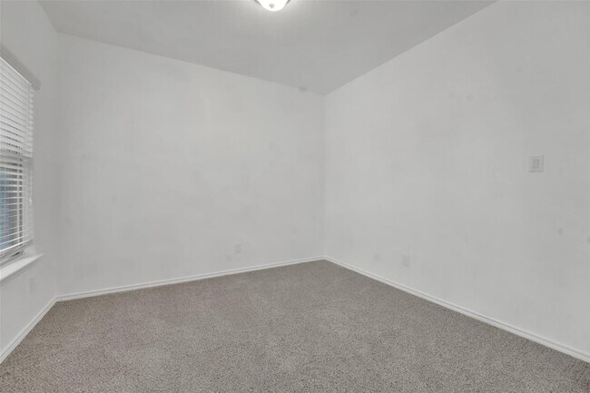 Photo - Super home in Saginaw MOVE IN READY NOW!