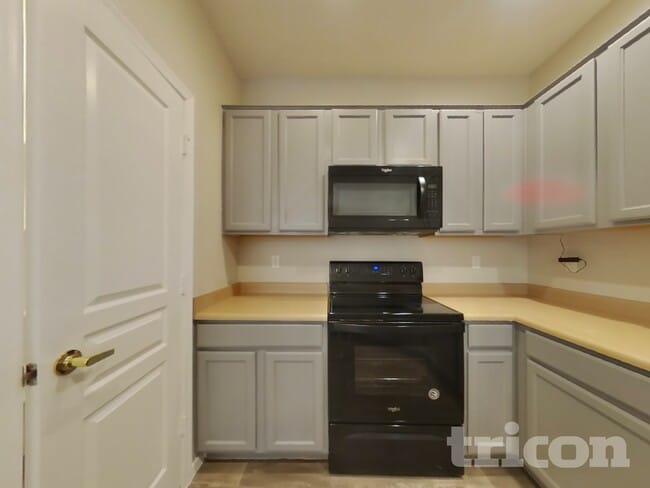 Photo - 6410 S 72nd Ln