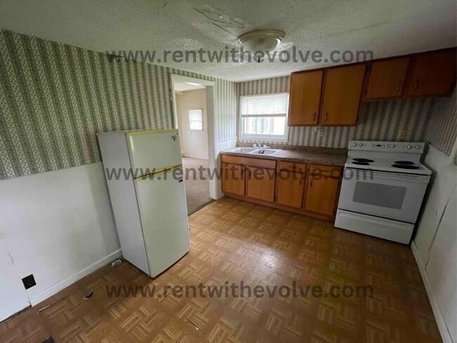 Photo - 100 E Williams St