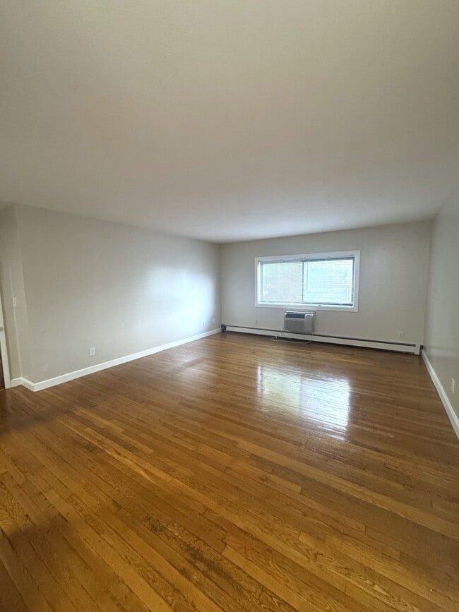 Photo - 580 Bridge St Unit 32