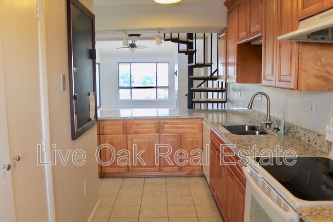 Photo - 3200 Lynnhaven Dr Unit 309