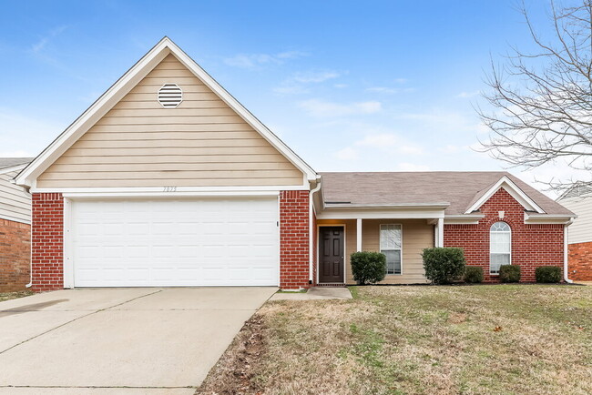 Building Photo - 7875 Sarah Ann Dr S