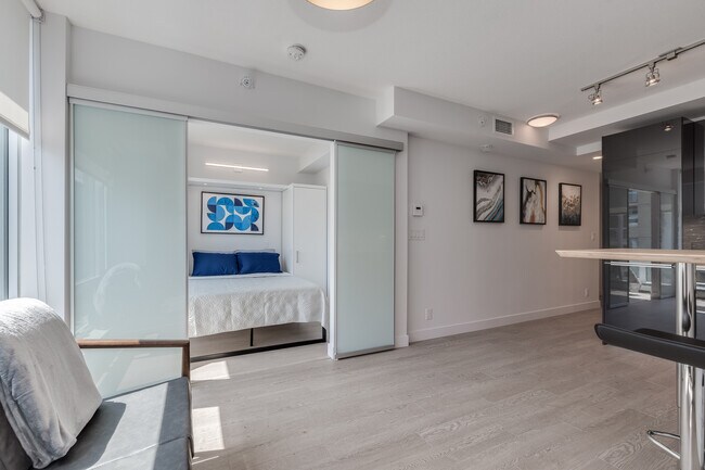 Photo - 1283 Howe St