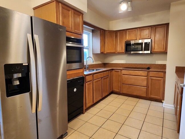 Photo - FOR RENT 5 bedroom, 3 bathrooms, 2 car garage home near UF.