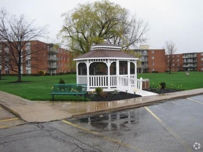 Building Photo - 1 bedroom in Mayfield Heights OH 44124 Rental