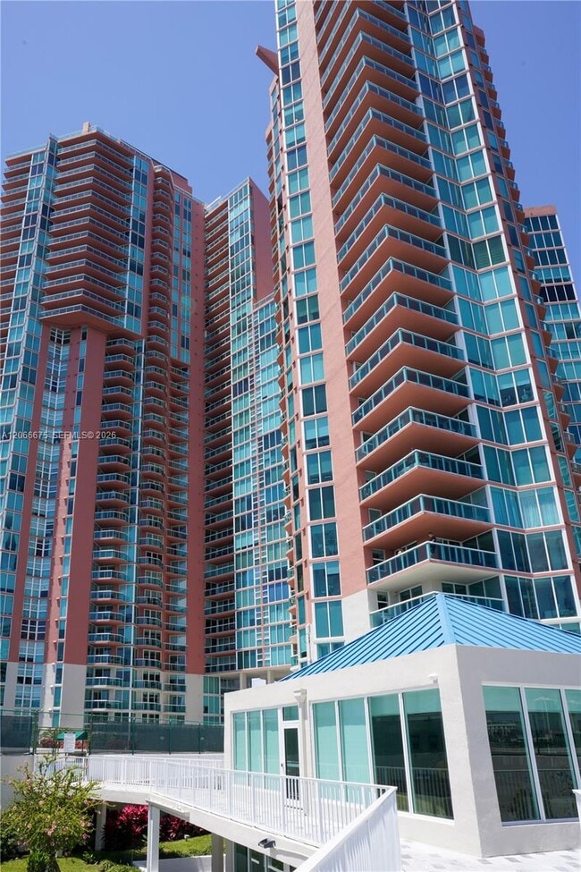 Building Photo - 3370 Hidden Bay Dr Unit 213