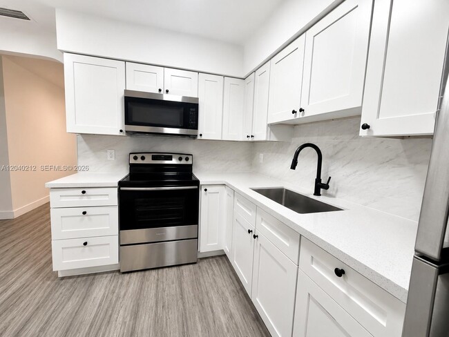 Photo - 730 SW 5th St Unit 1