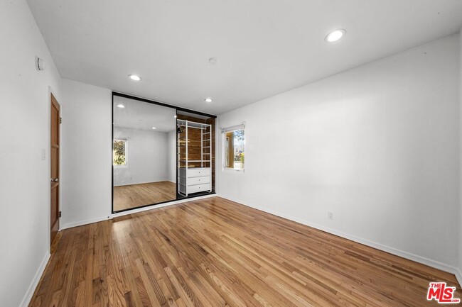 Photo - 2010 Virginia Ave Unit B