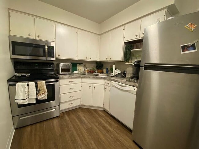 Photo - $1,300 | 2 Bedroom, 1 Bathroom Apartment |...