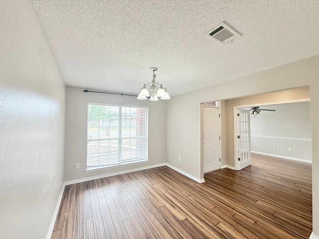 Photo - Spacious 4-Bedroom All Brick Home