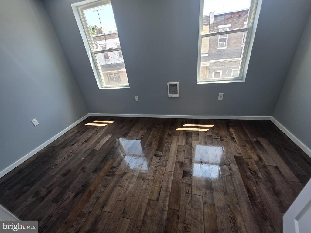 Photo - 6169 Glenmore Ave