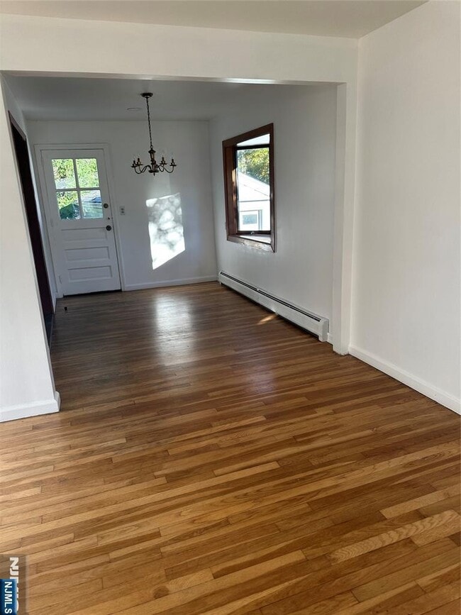 Photo - 679 Midwood Rd