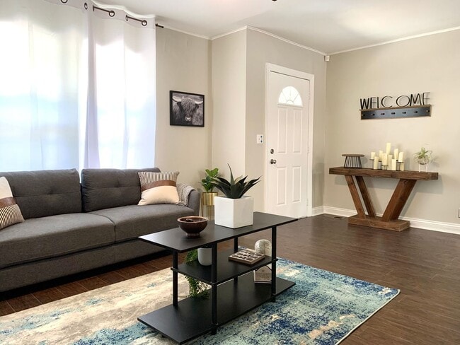 Photo - 714 Woodlawn Dr