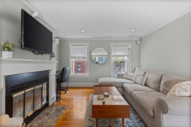 Photo - 256 W 3rd St Unidad 2