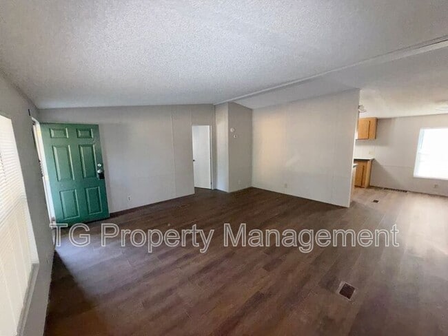 Photo - 787 Gillen St