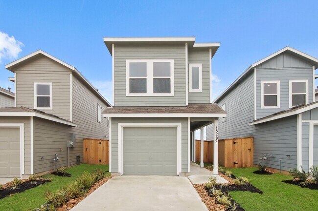 Building Photo - 18262 Via Aurelia Dr