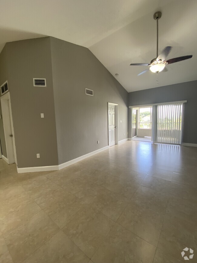 Building Photo - 2820 N Oakland Forest Dr Unit 307 Rental