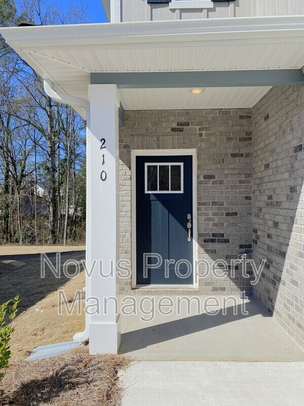 Photo - 210 Laney Dr