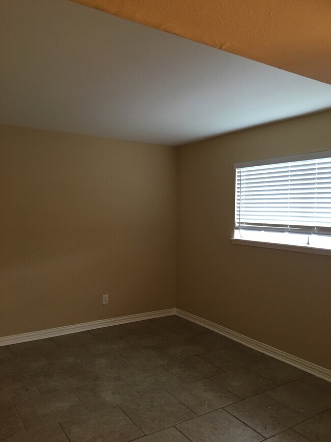 Photo - 1 bed/ 1 bath second floor condo Unit 102