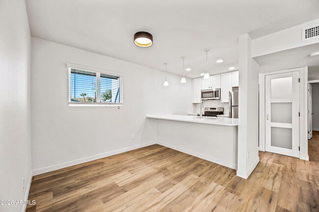 Building Photo - 4139 N 27th St Unit 4