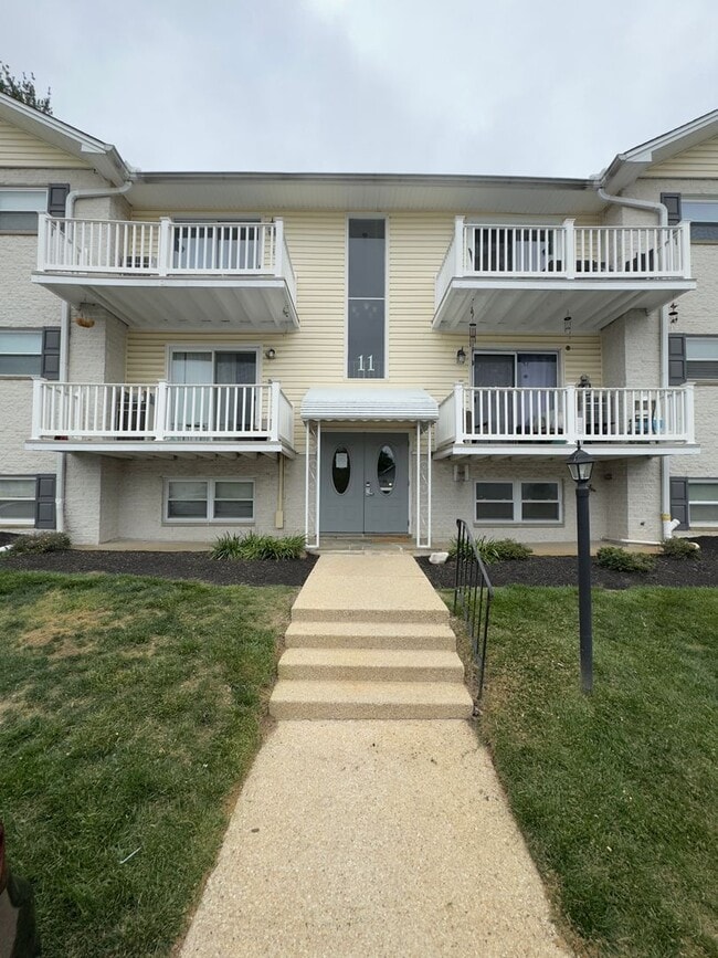 Building Photo - Charming 3 Bedroom/2 Bathroom Apartment in Cockeysville, MD! Unit B