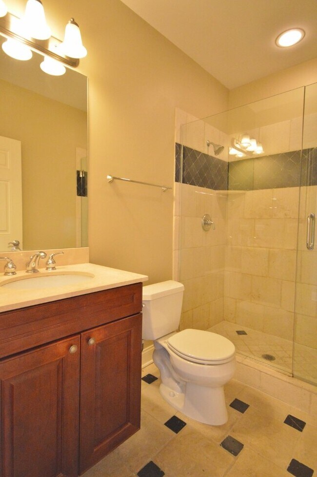 Photo - 3355 N Clark St Unit 2N