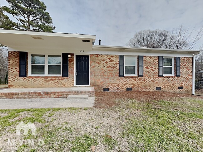 Building Photo - 654 Newcastle Rd Rental