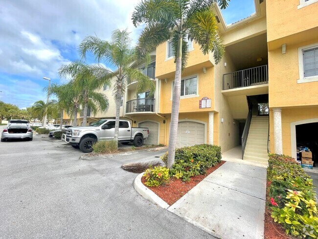 Building Photo - 1700 Crestwood Ct S Unit 1720 Rental