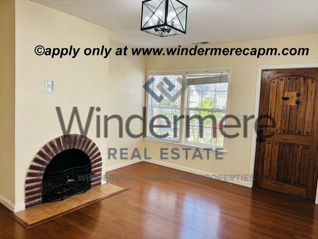 Photo - Beautifully Remodeled 2 Bedroom, 2 Bath Duplex on Freeport Blvd.- Now available!