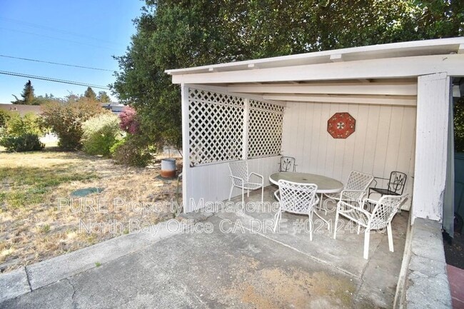 Photo - 1345 Eastman Ln