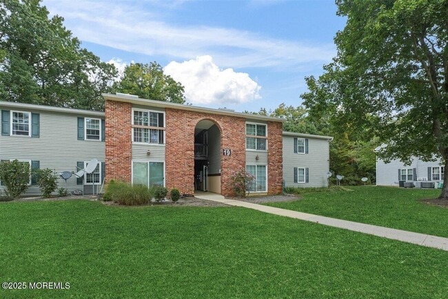 Building Photo - 19 Augusta Ct Unit 8