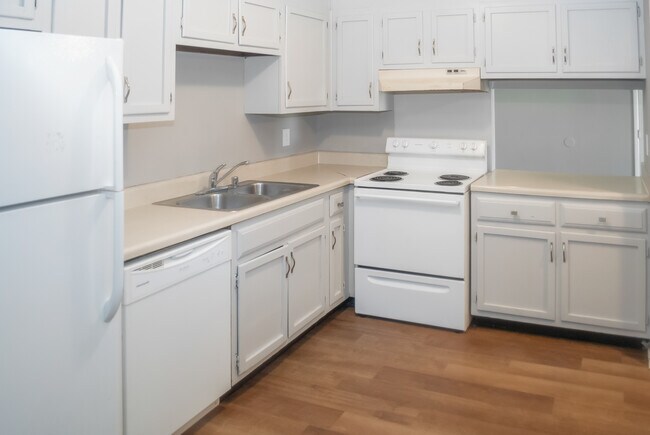 Photo - River Woods Apartments