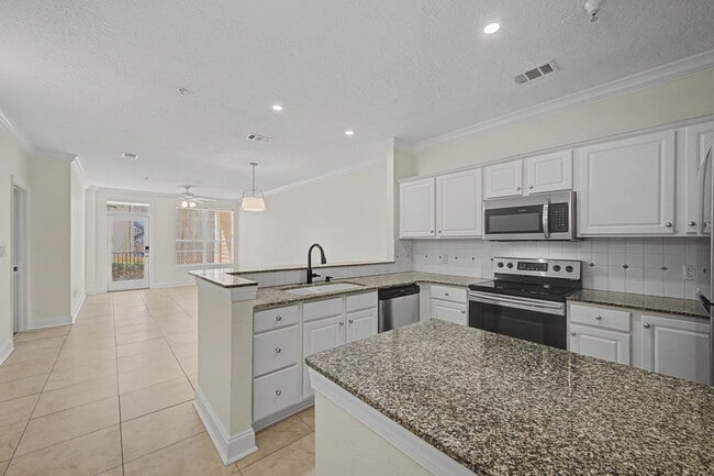 Building Photo - 159 Brooks St SE