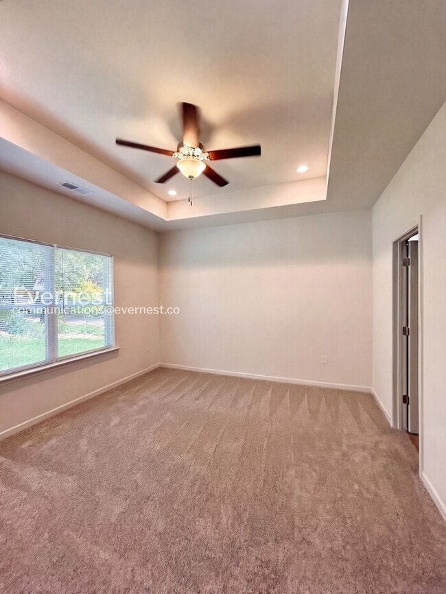 Photo - 1808 Hemlock Ave