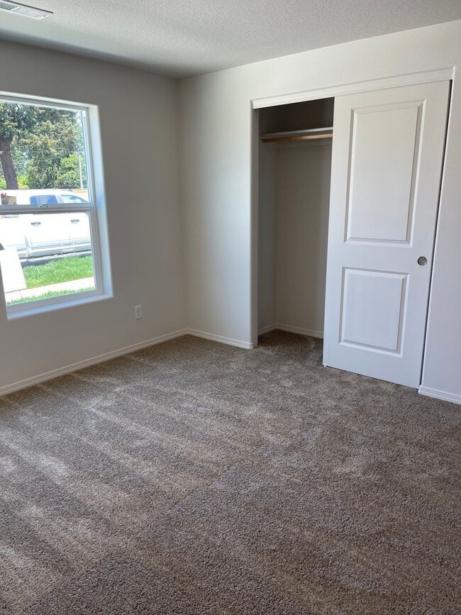 Photo - 1608 Zoe Ave