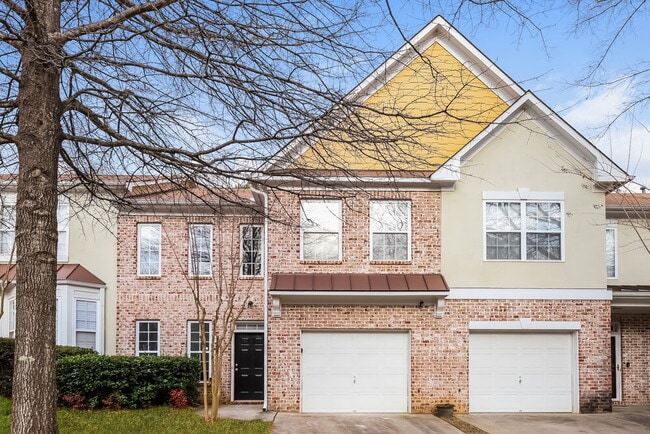 Photo - 332 Saint Claire Dr Townhome