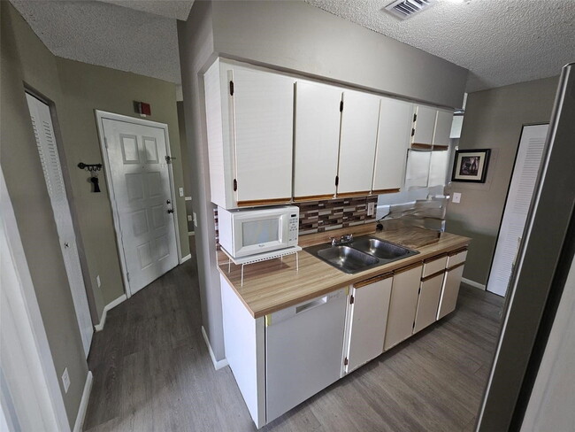 Photo - 18306 NW 68th Ave