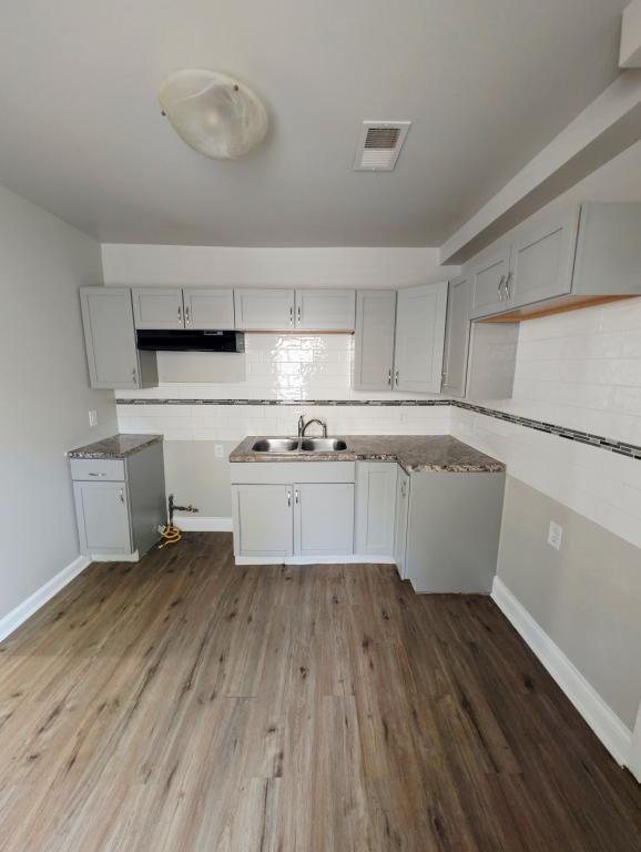 Photo - 2524 Cass St