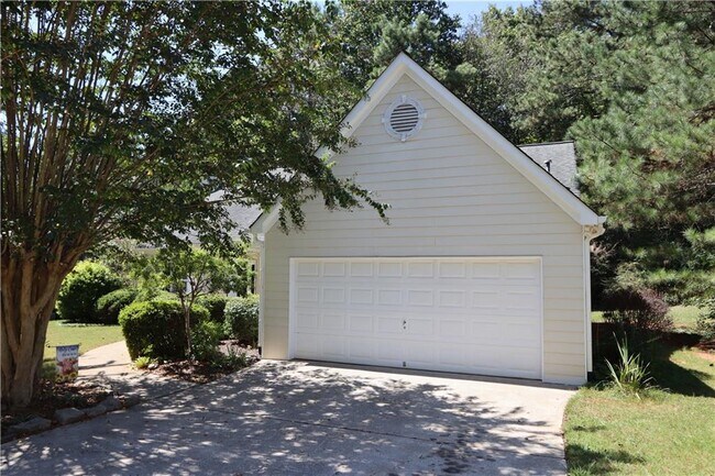 227 Westwind Dr