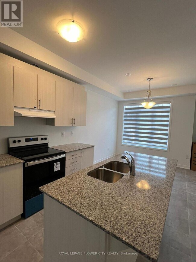 Photo - 47 Selfridge Wy