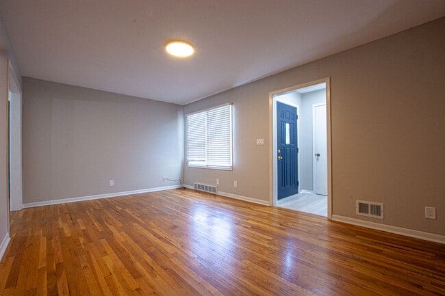 Photo - 5806 Western Ave