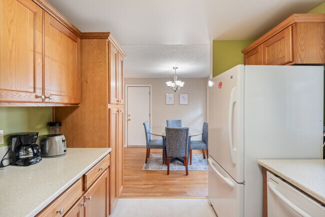 Photo - 5330 SW Mayfair Ct