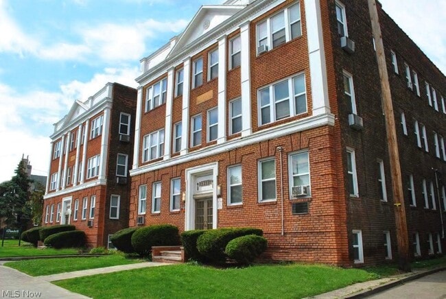 Building Photo - 2830 E 130th St Unit 15R